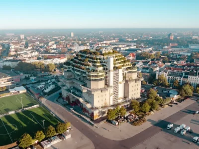 Blick auf das Hotel im Grünen Bunker